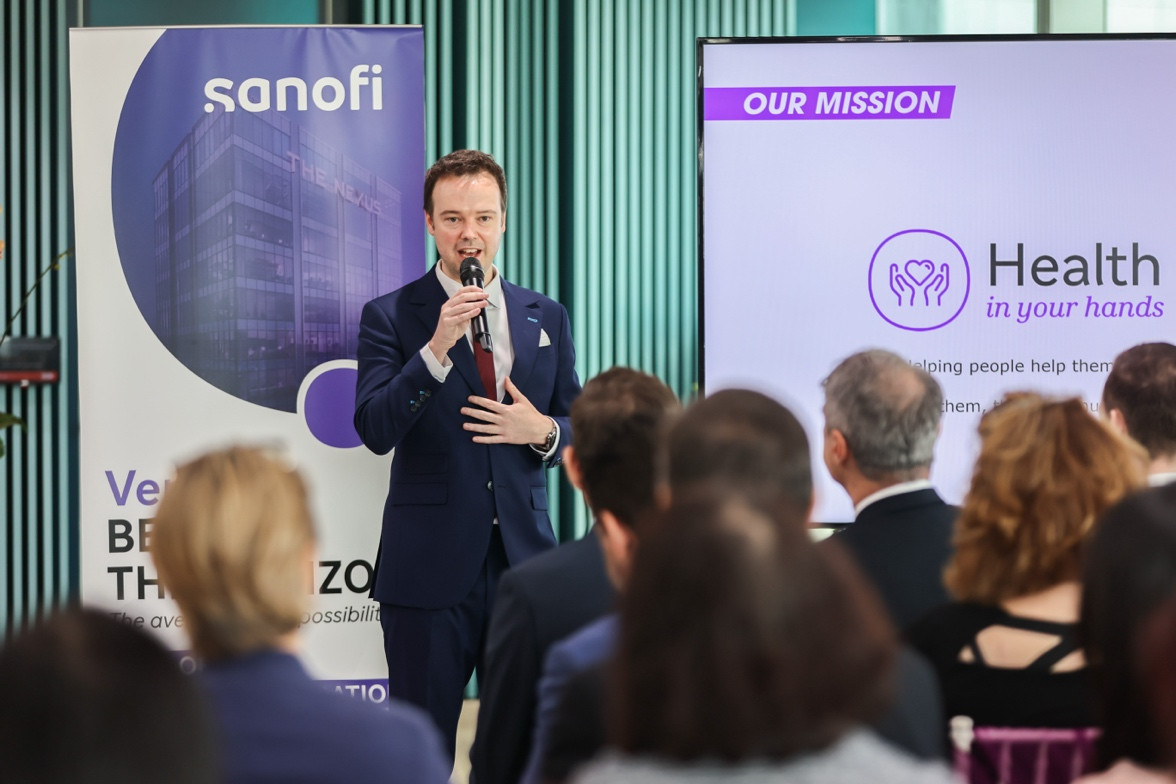 Ông Kevin Doak, Giám đốc ngành hàng CHC chia sẻ ý nghĩa của trụ sở mới trong buổi lễ khai trương