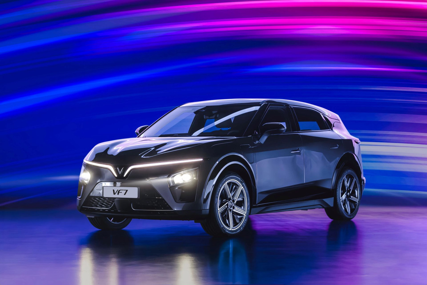 VF 7 sở hữu vẻ đẹp đặc biệt, “không góc chết”. VF 7 sở hữu vẻ đẹp đặc biệt, “không góc chết”.