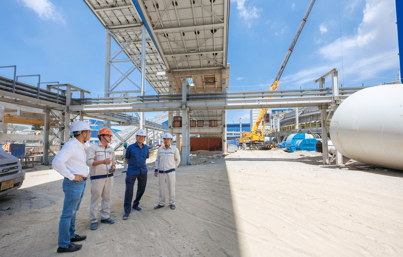 Thị sát tiến độ các hạng mục trên công trường