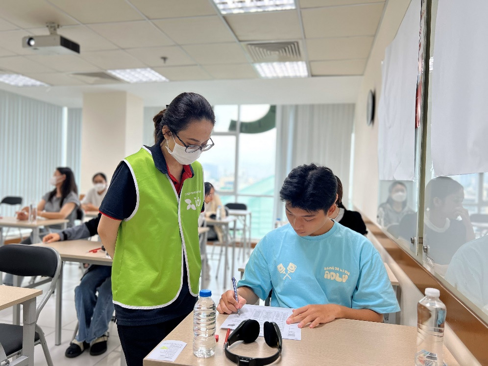 IDP thường xuyên tổ chức các buổi hội thảo, thi thử dành cho các thí sinh để giúp nâng cao kỹ năng làm bài và trải nghiệm các hình thức thi. (Nguồn: IDP) IDP thường xuyên tổ chức các buổi hội thảo, thi thử dành cho các thí sinh để giúp nâng cao kỹ năng làm bài và trải nghiệm các hình thức thi. (Nguồn: IDP)