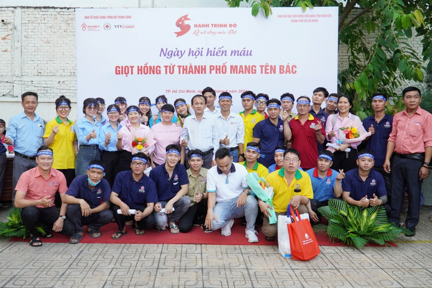 Tập thể CBCNV Công ty Qui Phúc tham gia hiến máu tại “Hành trình Đỏ”