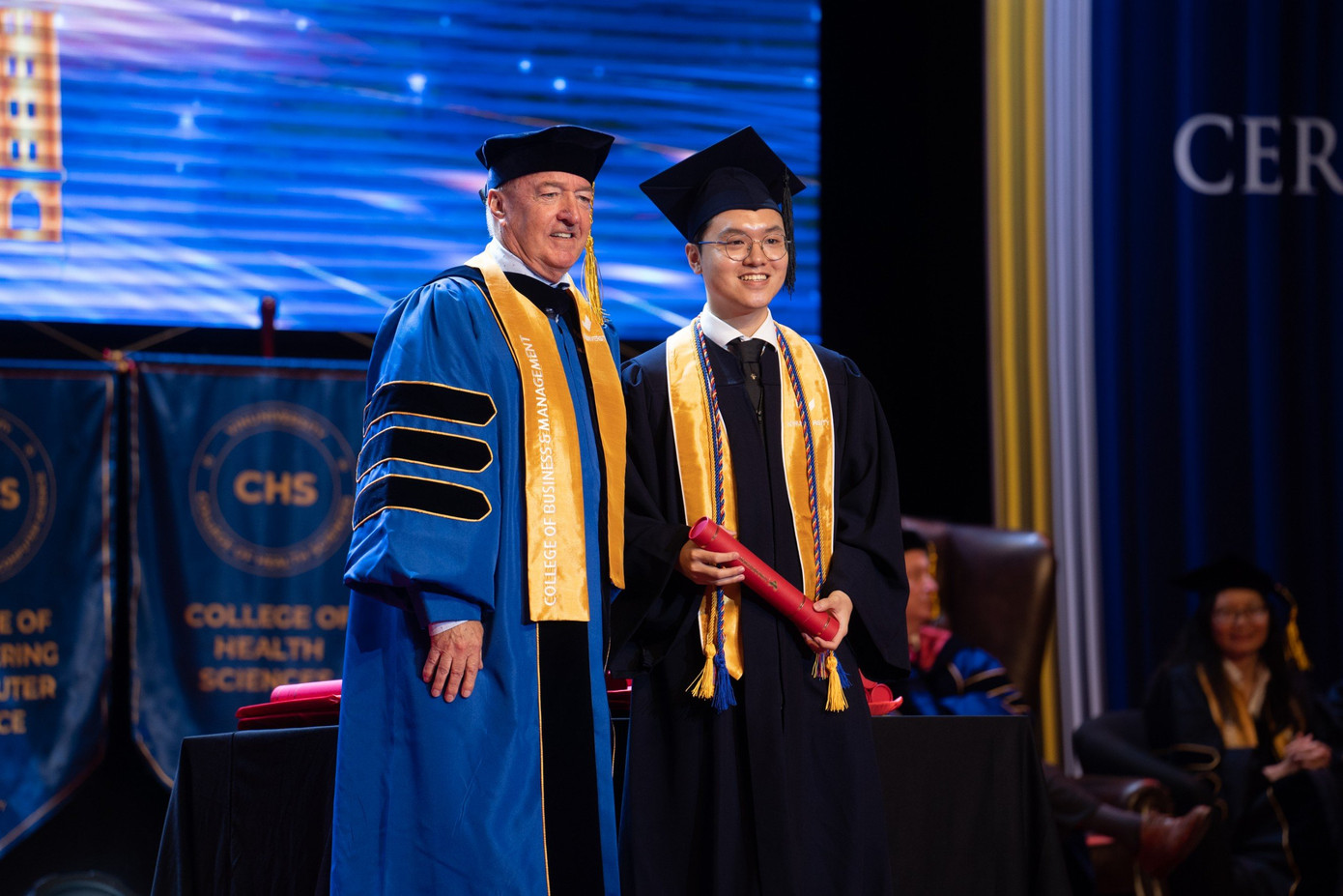 Trong số 145 tân khoa đầu tiên của VinUni, có 25% nhận được thư mời tiếp tục học bậc Thạc sĩ, Tiến sĩ tại các trường Ivy danh tiếng như Harvard, Cornell, Pennsylvania… và các đại học xuất sắc thế giới như Đại học Quốc gia Singapore (NUS), Đại học Công nghệ Nanyang (NTU), Illinois Urbana-Champaign (UIUC), Duke, Công nghệ Sydney (UTS), Queensland (UQ), Đại học nghiên cứu kỹ thuật và khoa học Lausanne Thụy sĩ (EPFL)… Trong số 145 tân khoa đầu tiên của VinUni, có 25% nhận được thư mời tiếp tục học bậc Thạc sĩ, Tiến sĩ tại các trường Ivy danh tiếng như Harvard, Cornell, Pennsylvania… và các đại học xuất sắc thế giới như Đại học Quốc gia Singapore (NUS), Đại học Công nghệ Nanyang (NTU), Illinois Urbana-Champaign (UIUC), Duke, Công nghệ Sydney (UTS), Queensland (UQ), Đại học nghiên cứu kỹ thuật và khoa học Lausanne Thụy sĩ (EPFL)…