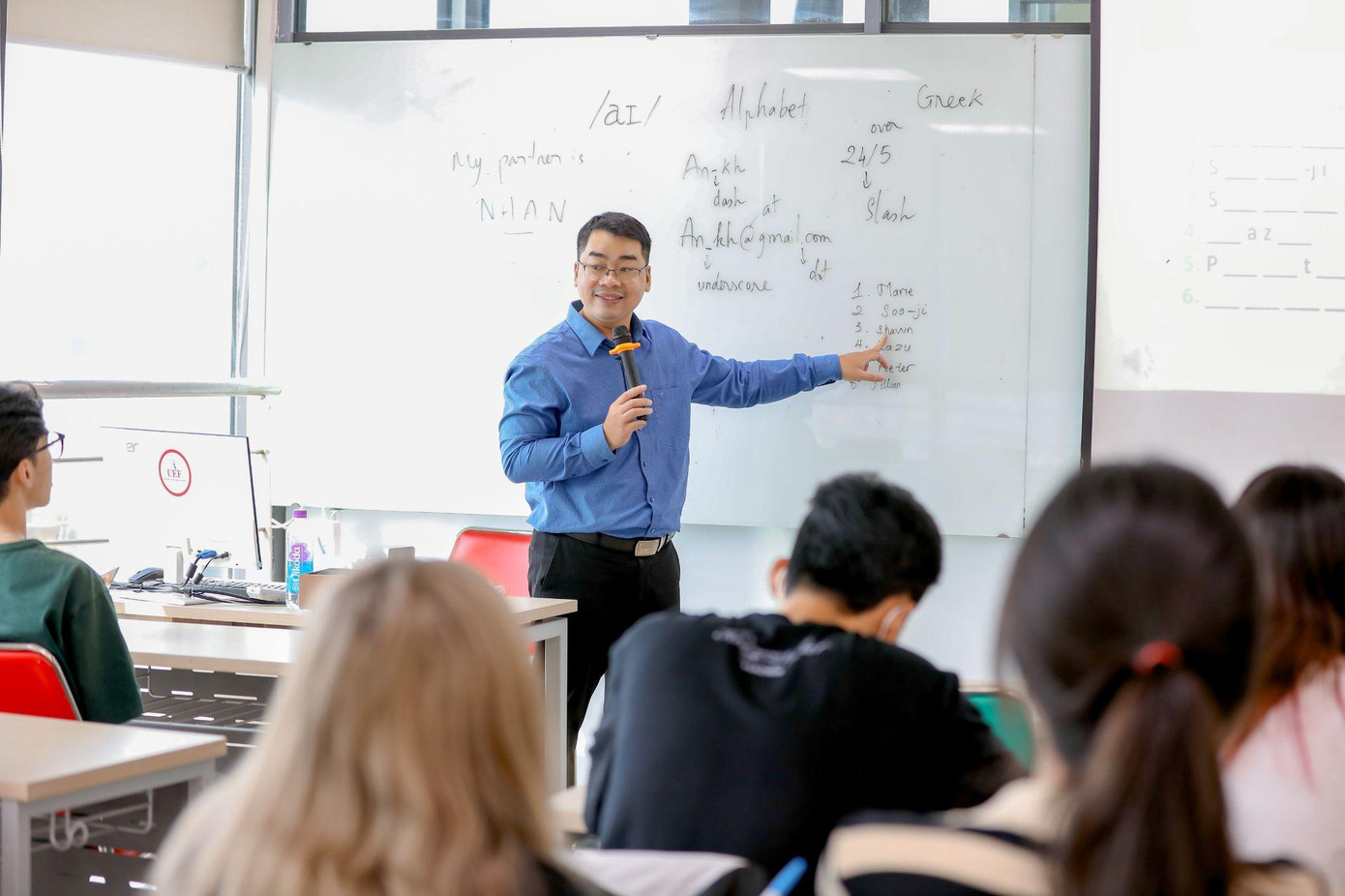 Lớp học do những giảng viên giàu kinh nghiệm giảng dạy Lớp học do những giảng viên giàu kinh nghiệm giảng dạy