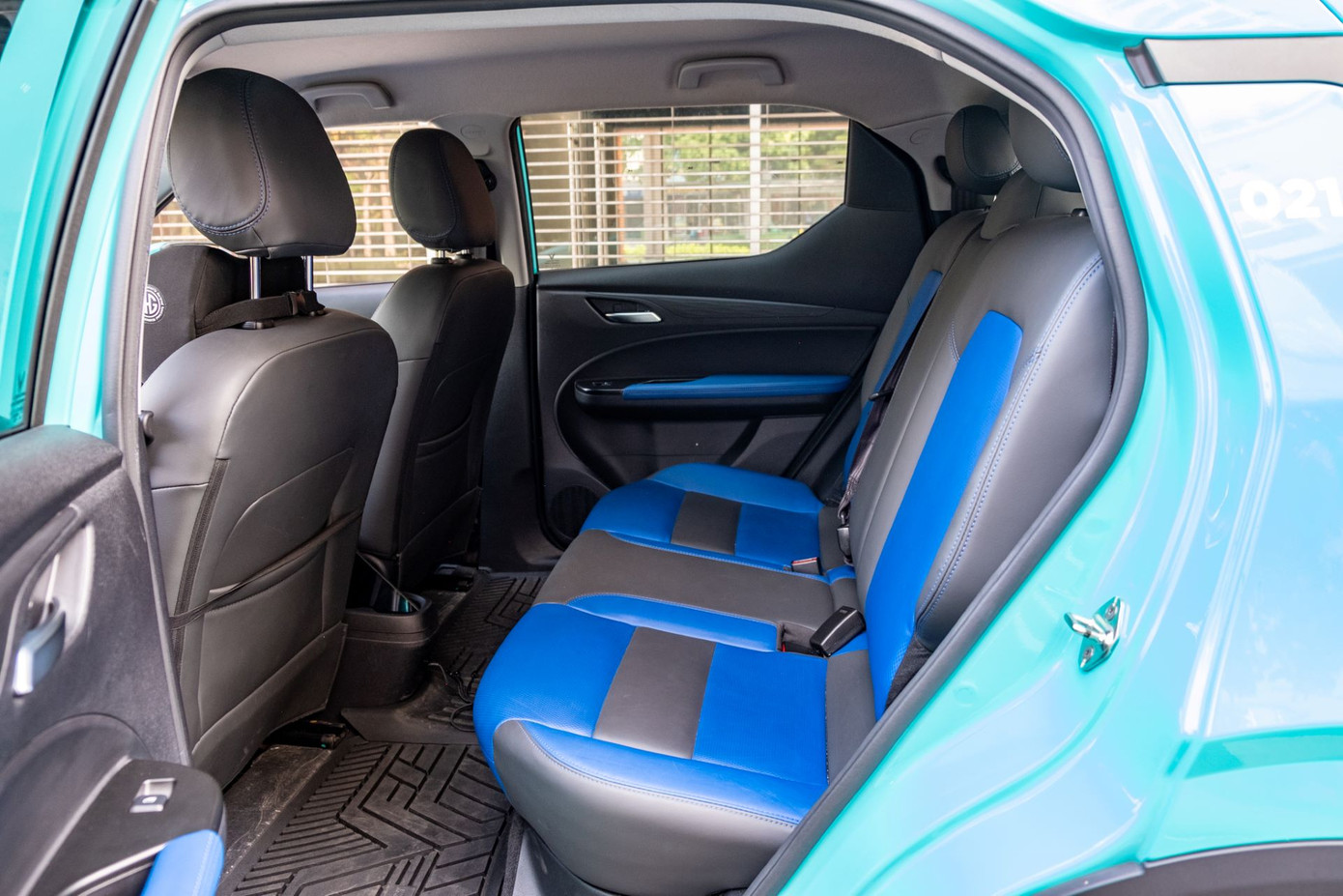 Nhờ ưu điểm không khói, không mùi, không ồn, VF 5 Plus mang lại cảm giác thoải mái cho cả tài xế và hành khách. Nhờ ưu điểm không khói, không mùi, không ồn, VF 5 Plus mang lại cảm giác thoải mái cho cả tài xế và hành khách.