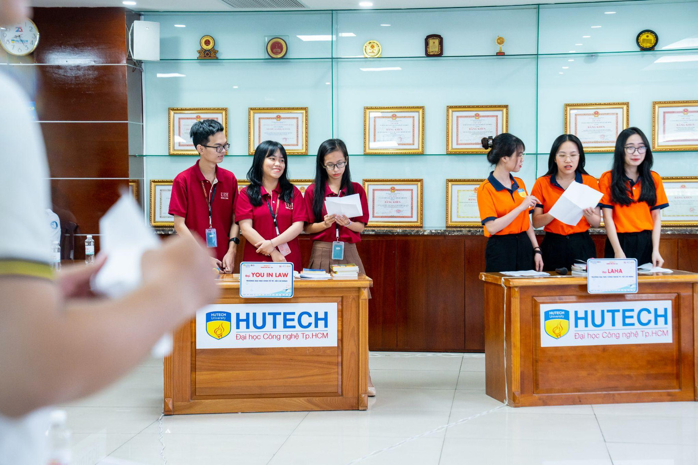 Sân chơi Olympic Pháp luật luôn được sinh viên nhóm ngành Luật HUTECH đón đợi Sân chơi Olympic Pháp luật luôn được sinh viên nhóm ngành Luật HUTECH đón đợi