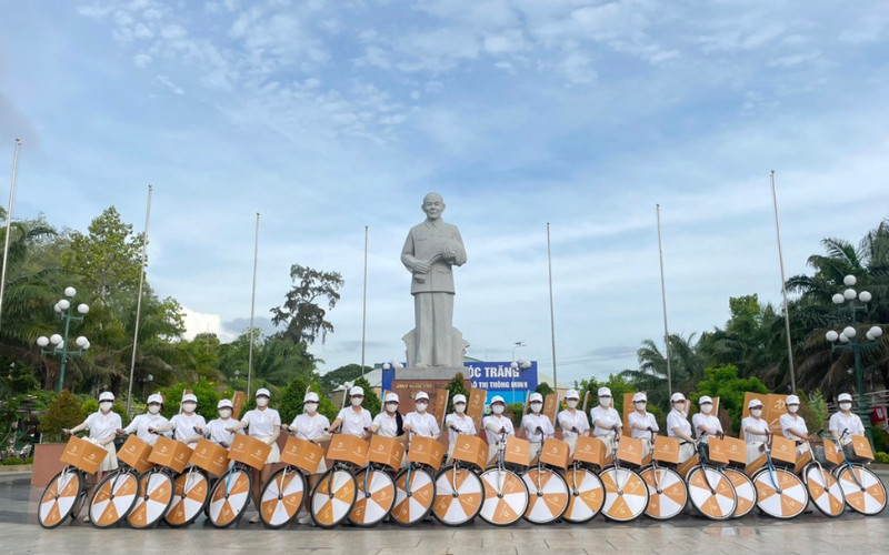 Roadshow “Đến là Đẹp’’ Viện Thẩm Mỹ DIVA ghé qua những địa danh nổi tiếng trên các thành phố