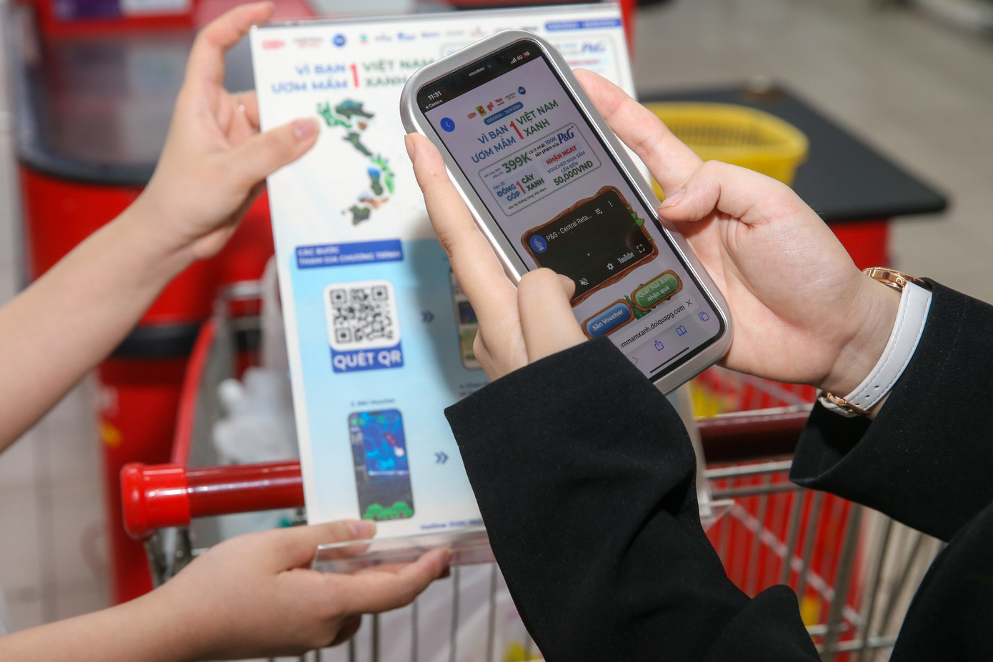 Chương trình được thiết kế để người tiêu dùng sẽ có thể tham gia đóng góp cây xanh một dễ dàng và thuận tiện Chương trình được thiết kế để người tiêu dùng sẽ có thể tham gia đóng góp cây xanh một dễ dàng và thuận tiện