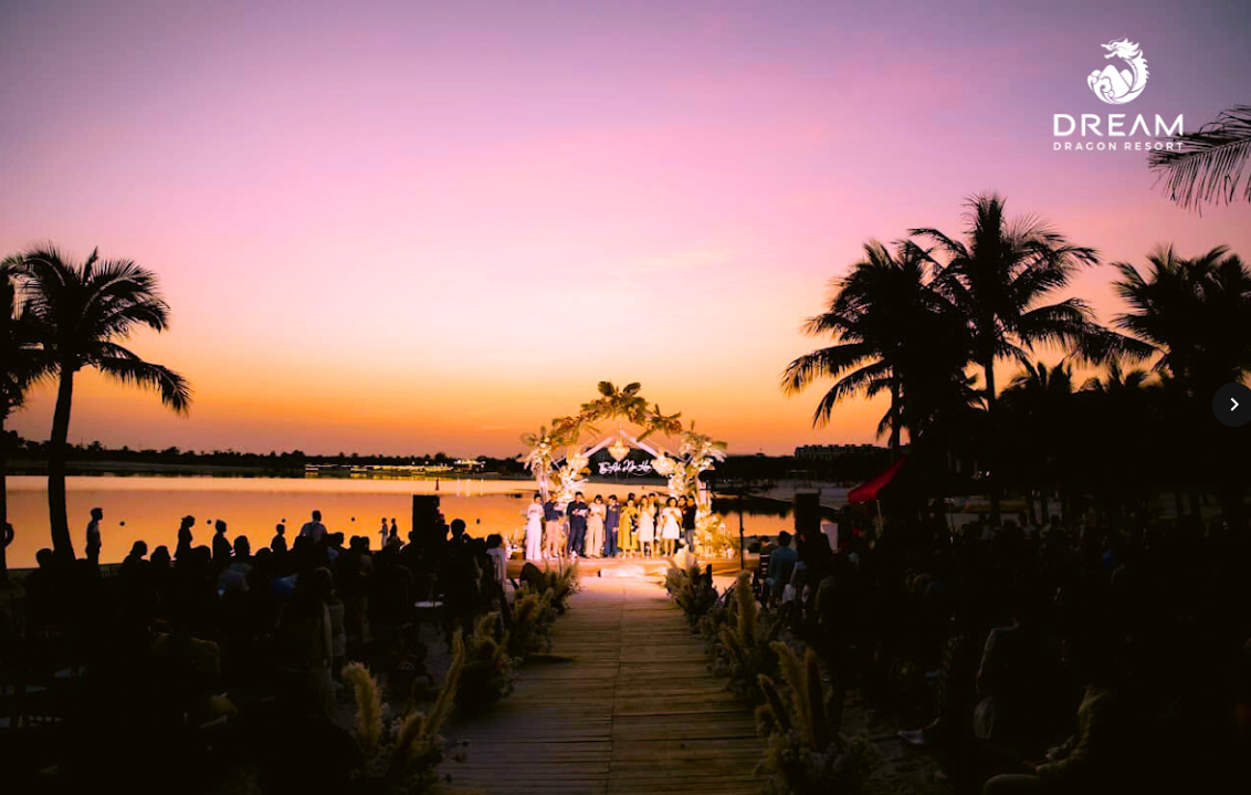 Không gian bãi biển riêng của khách sạn Dream Dragon Resort
