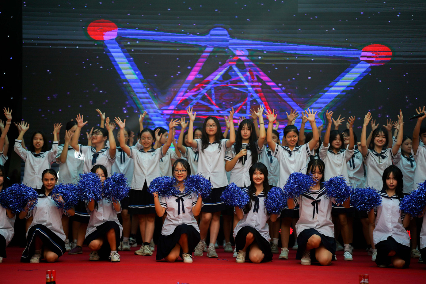 Ảnh học sinh Lương Thế Vinh trong ngày thành lập trường.