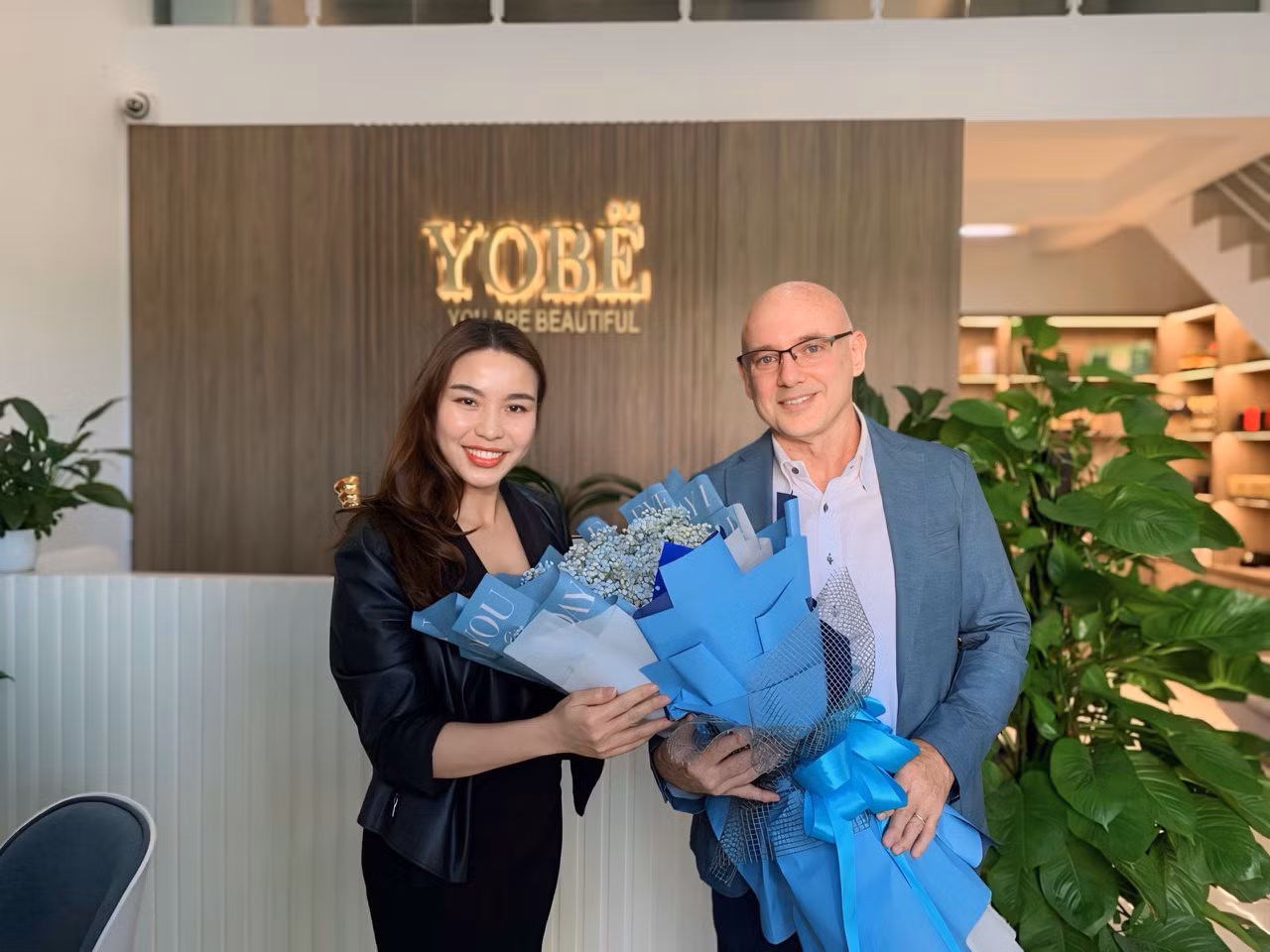 CEO YOBE – Nguyễn Thuý Hường cùng ông Dan Neary, Phó Chủ tịch Khu vực Châu Á Thái Bình Dương của Meta