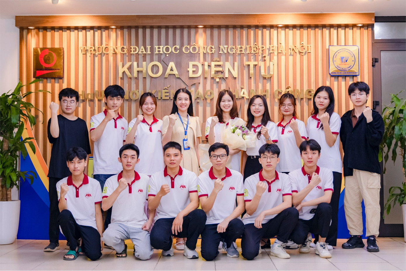 Sinh viên khoa Điện tử, Đại học Công nghiệp Hà Nội được tham gia nhiều Câu lạc bộ, hoạt động ngoại khóa, từ đó, giúp sinh viên trở nên năng động, tự tin, tặng trải nghiệm nâng cao kỹ năng mềm trong học tập và công việc trong tương lai