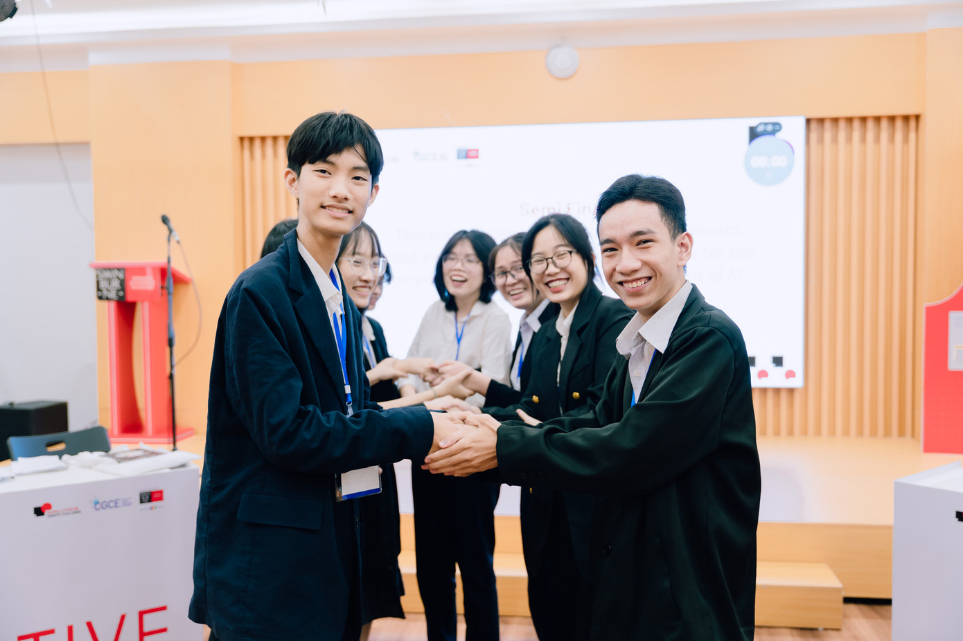 Các thí sinh tham gia vòng Đấu loại khu vực trong khuôn khổ cuộc thi Các thí sinh tham gia vòng Đấu loại khu vực trong khuôn khổ cuộc thi