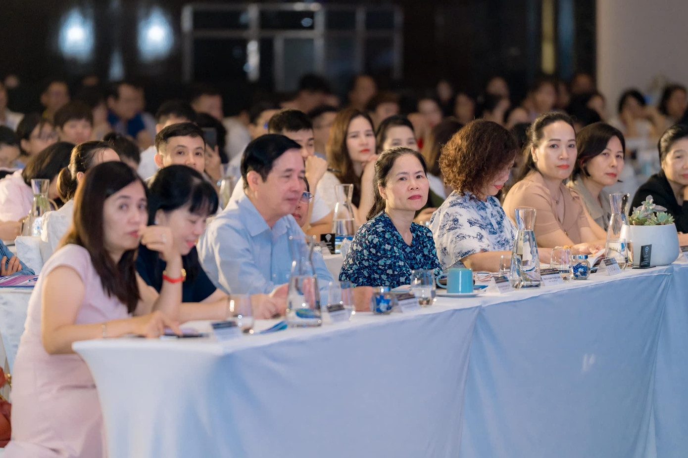 Hơn 500 khách mời tham dự đến từ khắp các miền trên cả nước và quốc tế