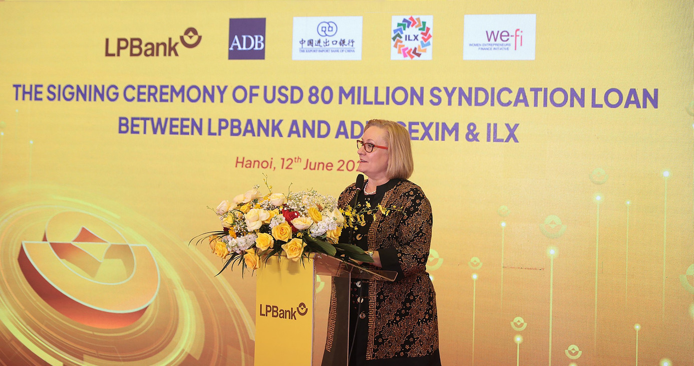 Bà Suzanne Gaboury, Tổng Giám đốc Khu vực Tư nhân ADB chia sẻ tại sự kiện Bà Suzanne Gaboury, Tổng Giám đốc Khu vực Tư nhân ADB chia sẻ tại sự kiện