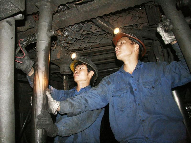 Tại hầm lò Cty Than Vàng Danh - TKV - Ảnh: P.V Tại hầm lò Cty Than Vàng Danh - TKV - Ảnh: P.V