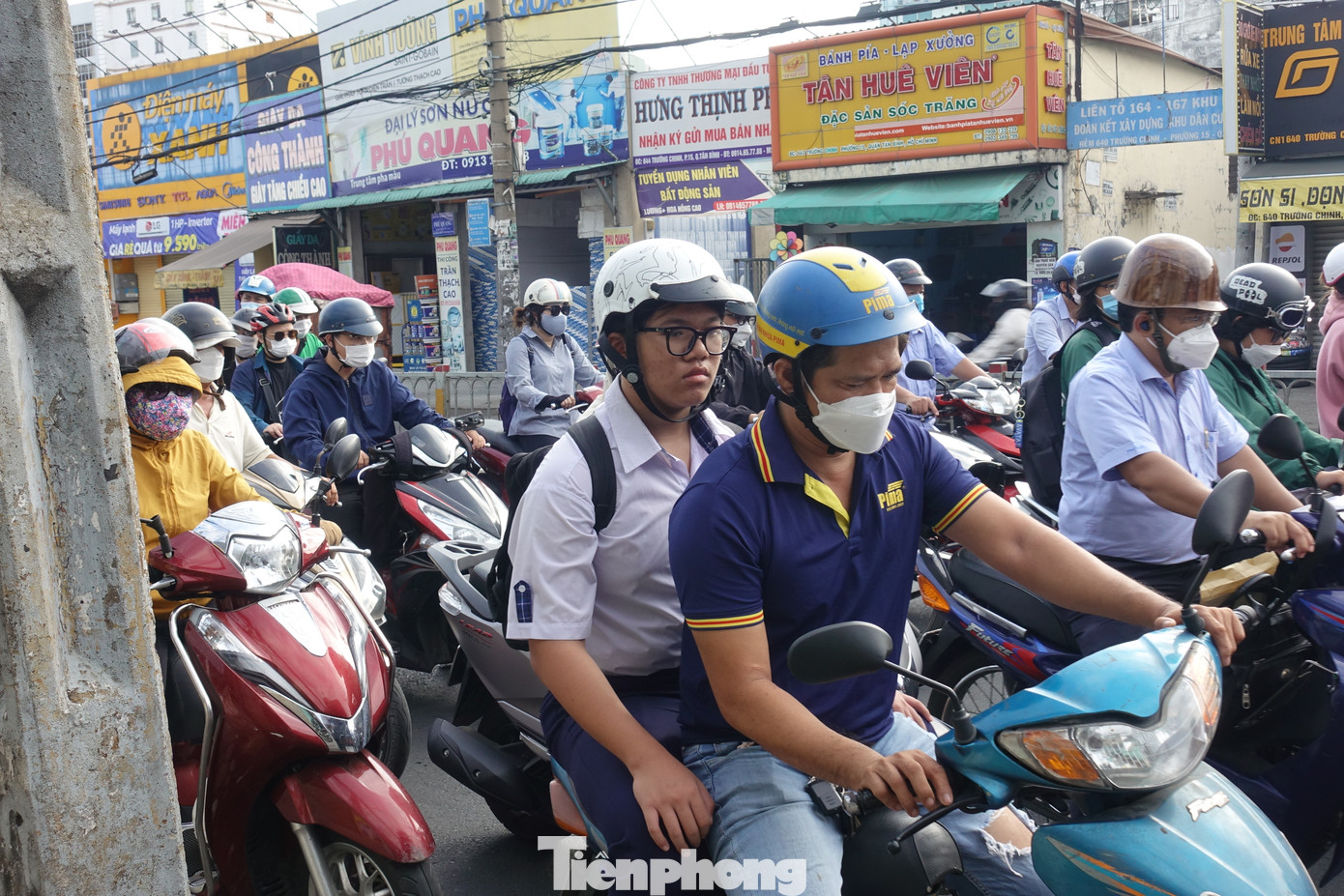 Tình trạng ùn ứ xảy ra tại một số nút giao thông.