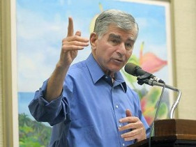 Giáo sư Michael Dukakis (Ảnh: The Politic)