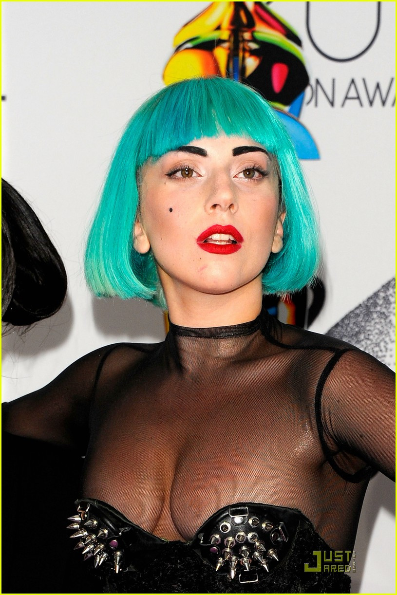 Lady Gaga và gu thời trang quái lạ nhưng luôn có sức hấp dẫn với công chúng. Lady Gaga và gu thời trang quái lạ luôn có sức hấp dẫn với công chúng