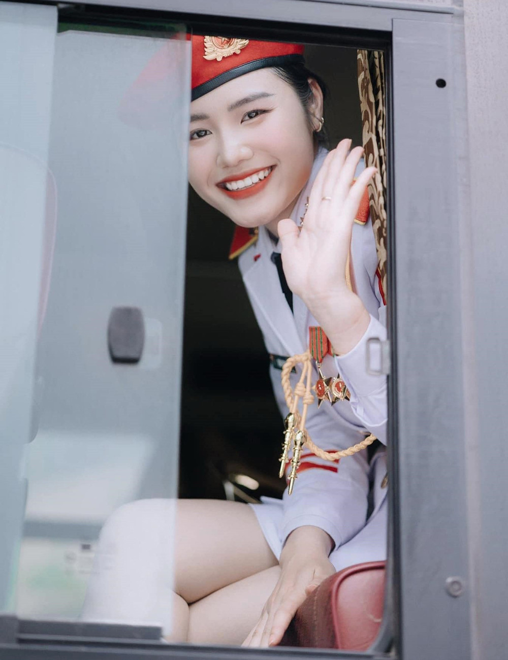 Hưởng tại lễ diễu binh kỷ niệm 70 năm ngày chiến thắng Điện Biên Phủ (năm 2024). Hưởng tại lễ diễu binh kỷ niệm 70 năm ngày chiến thắng Điện Biên Phủ (năm 2024).