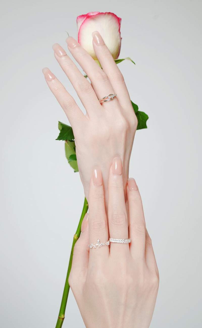 Đôi tay của Tuyến sau khi lên hình.