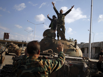 Hàng trăm người châu Âu đang tham chiến ở Syria, liệu họ có trở về châu Âu với vai trò khủng bố?. Ảnh: AP