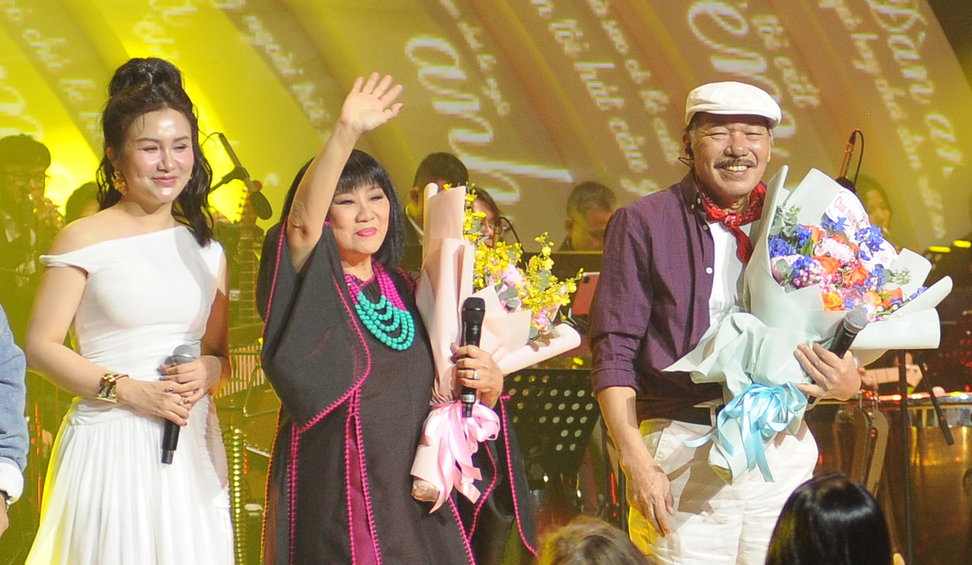 Đêm nhạc của Trần Tiến tại TPHCM với sự đóng góp của các nhạc sĩ Đức Trí, Dũng Đà Lạt, Thanh Tân, Hồng Kiên, nhóm du ca, nhóm bè... đã tạo ra một chương trình nghệ thuật chất lượng và mới mẻ.