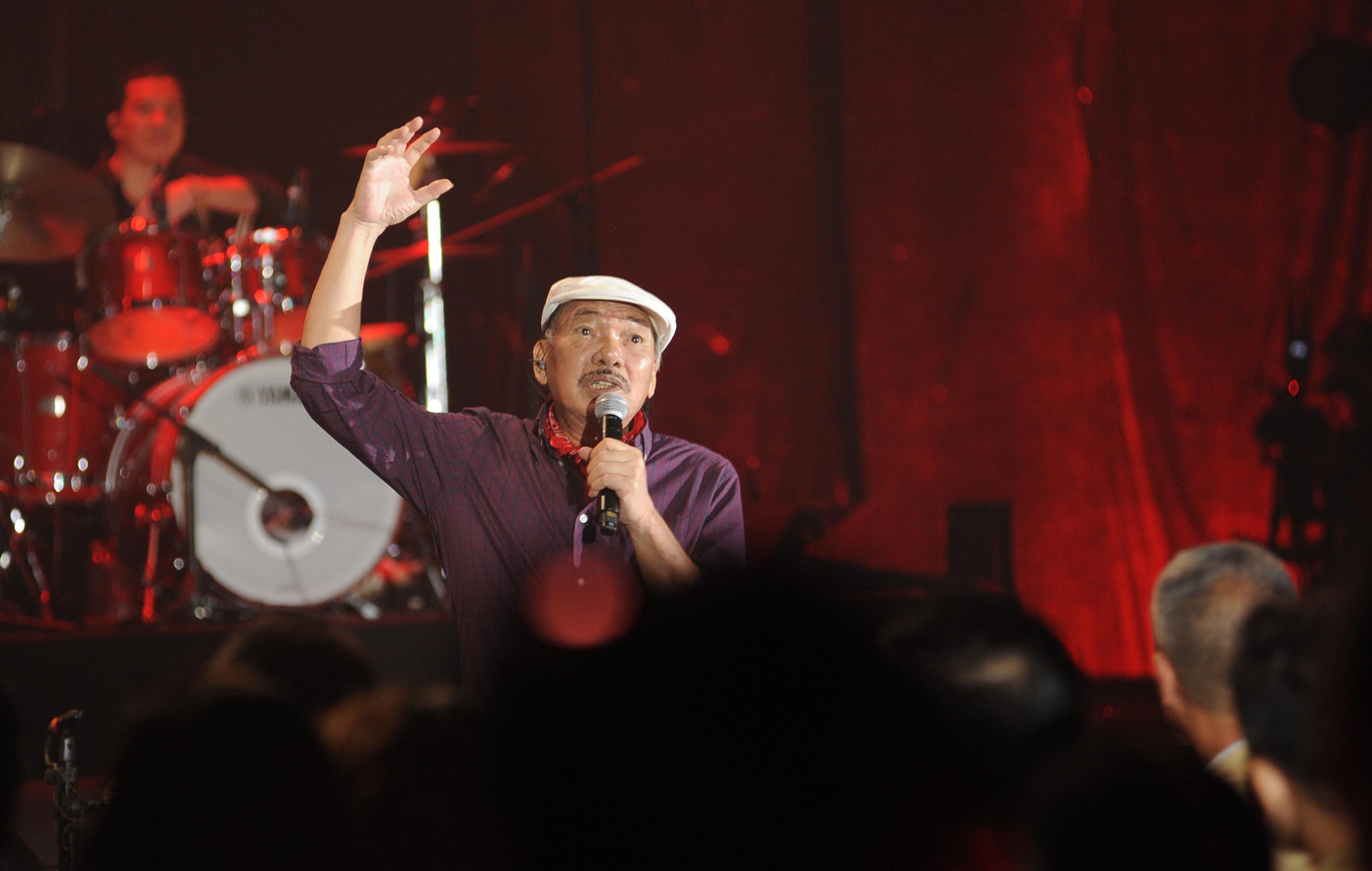 Cuối đêm nhạc, Trần Tiến chia sẻ rằng nếu làm người lính dứt khoát chỉ ngã xuống trên chiến trường, nếu là người nghệ sĩ chỉ ngã xuống trên sân khấu. "Còn sống còn sáng tác, còn hát phục vụ đồng bào mình" - nhạc sĩ nói.