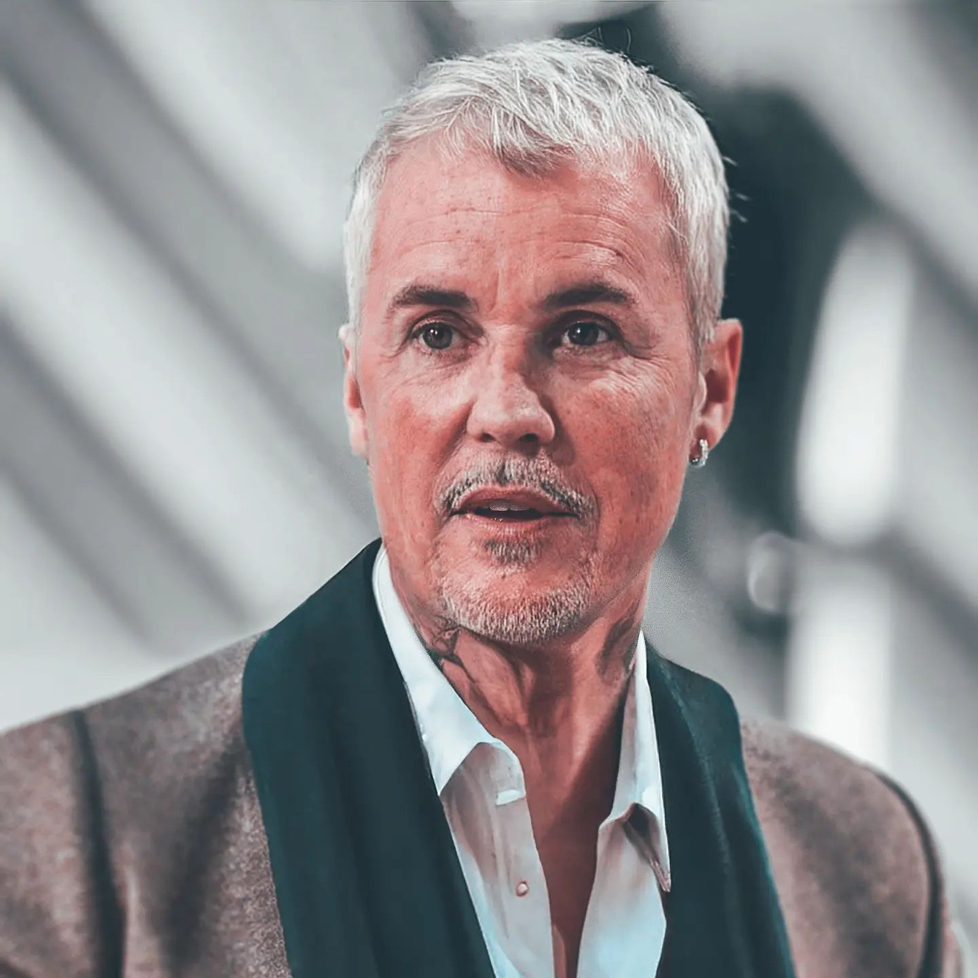 Phong cách thời trang của Justin Bieber thay đổi đáng kể qua chỉnh sửa của trí tuệ nhân tạo AI.