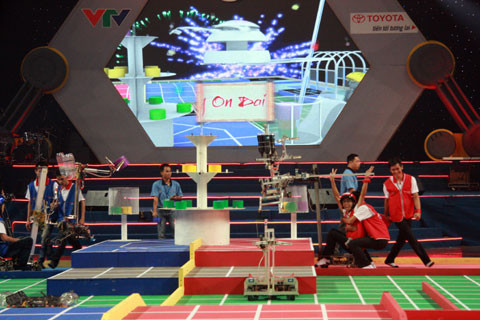 Nên đành nhường quyền đi tiếp cho CNTT-12