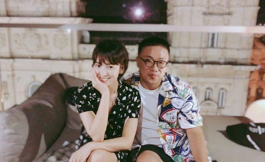 Hình ảnh mới của Song Hye Kyo ở Cuba: Tóc ngắn mặt mộc trẻ trung ảnh 3