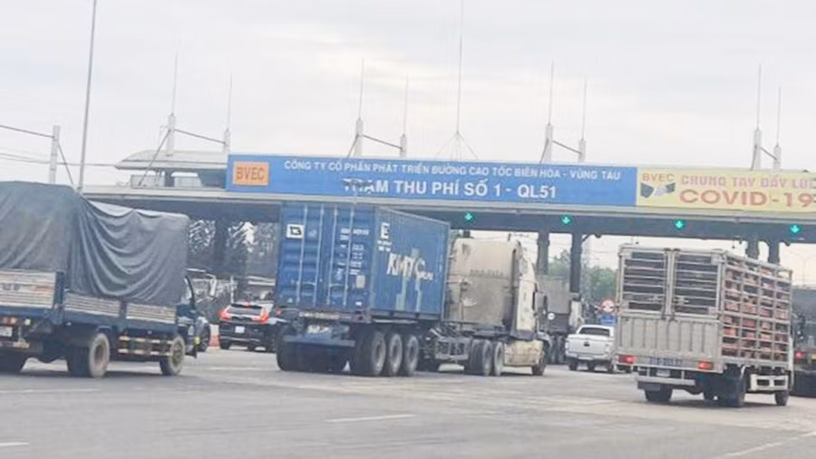 Cục Đường bộ quyết định dừng thu phí BOT Quốc lộ 51 từ ngày 13/1/2023, dù nhà đầu tư còn nhiều ý kiến chưa đồng thuận. Cục Đường bộ quyết định dừng thu phí BOT Quốc lộ 51 từ ngày 13/1/2023, dù nhà đầu tư còn nhiều ý kiến chưa đồng thuận.