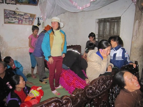 Không khí ảm đảm bao trùm những căn nhà nhỏ. Ảnh Xuân Bảy