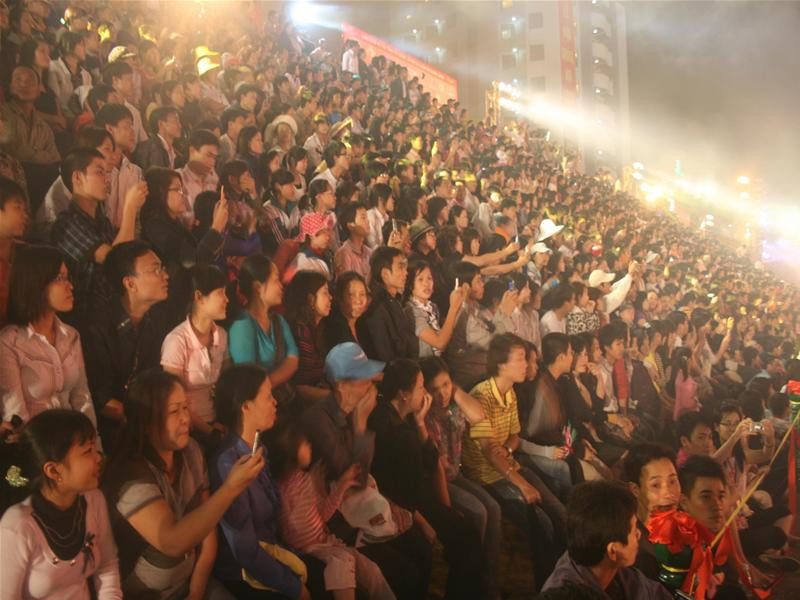 Hàng vạn người tham gia Carnaval Hạ Long ảnh 11