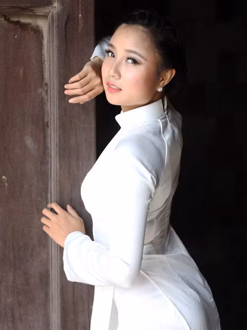 Phạm Thị Hồng Thắm. Phạm Thị Hồng Thắm