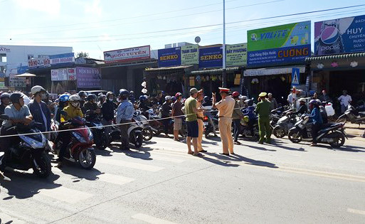 Xe tải gây tai nạn liên hoàn ở Lâm Đồng, 6 người chết ảnh 1