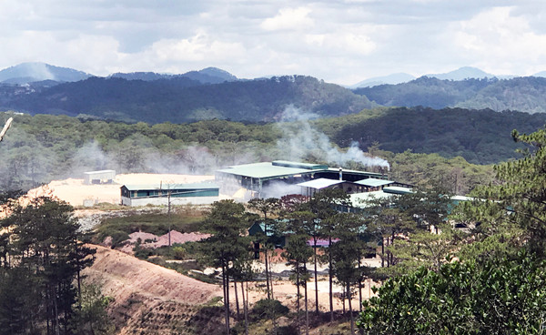 Phát hiện nhà máy xử lý rác chôn lấp trái phép 40.000 tấn rác “sống” ảnh 4