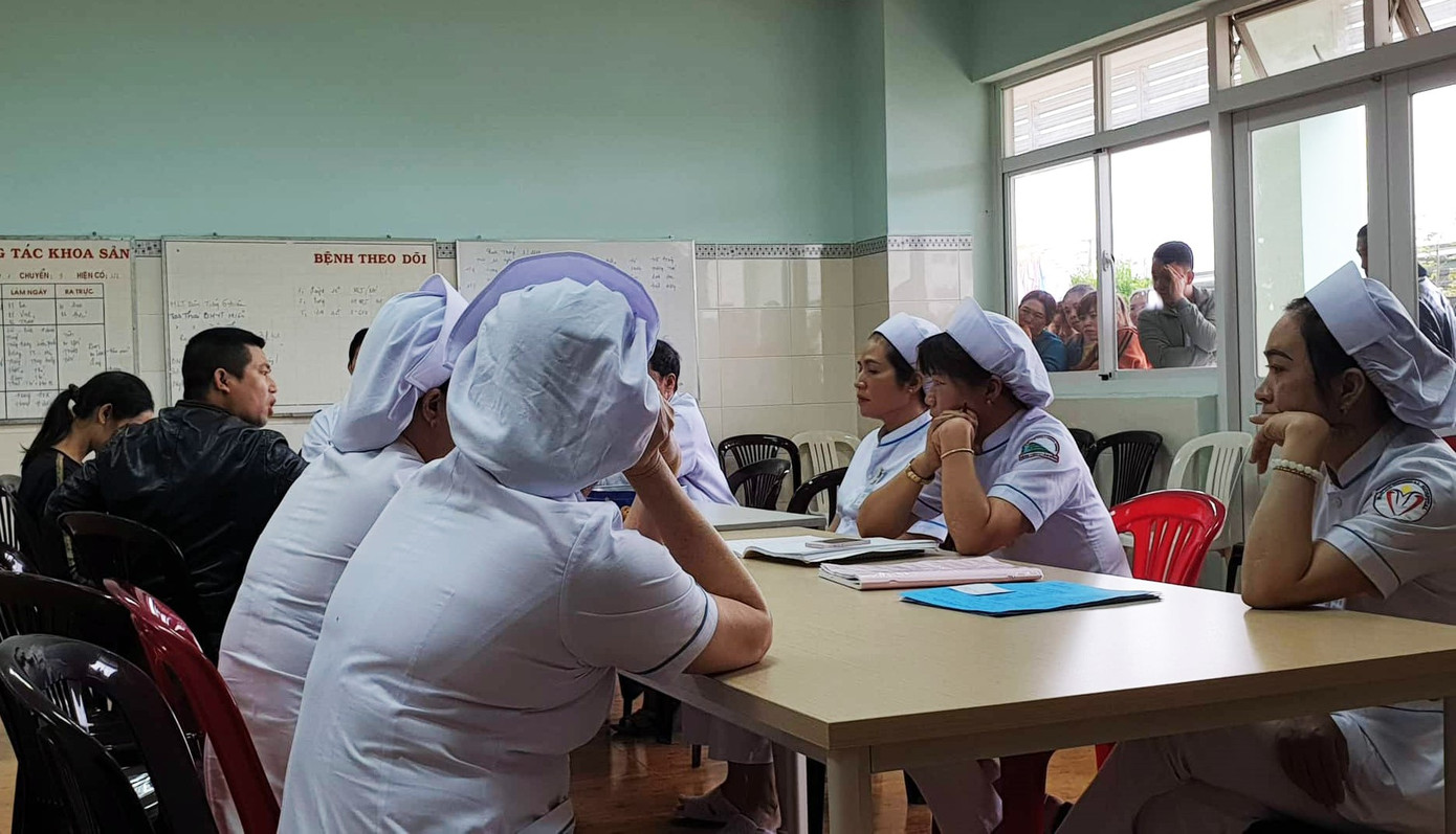 Bé sơ sinh tử vong tại Bệnh viện II Lâm Đồng, người nhà tố kíp trực tắc trách ảnh 2