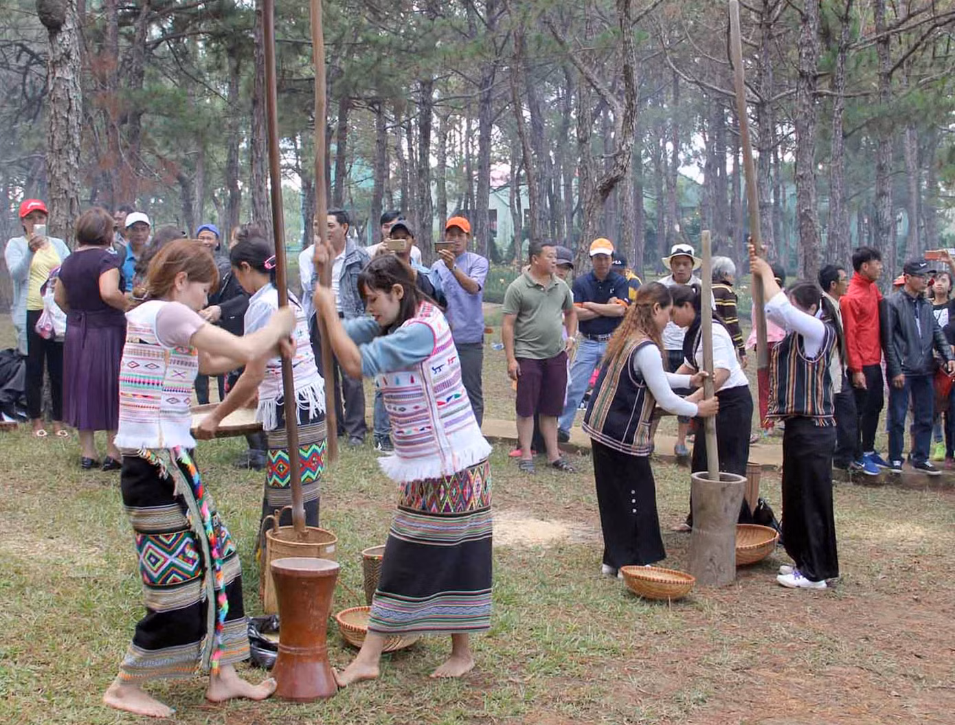 Mãn nhãn ngày hội Văn hóa các dân tộc thiểu số Nam Tây Nguyên ảnh 3