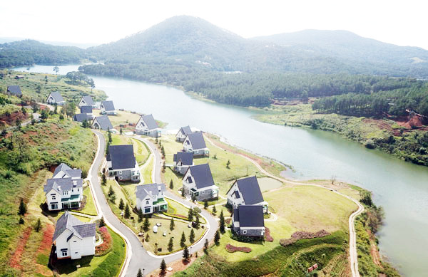 Hàng loạt công trình sai phạm 'bủa vây' thắng cảnh ở Đà Lạt ảnh 1