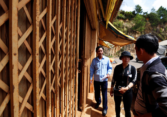 Chuyển hàng trăm tấn khoai Trung Quốc ra khỏi chợ nông sản Đà Lạt ảnh 1