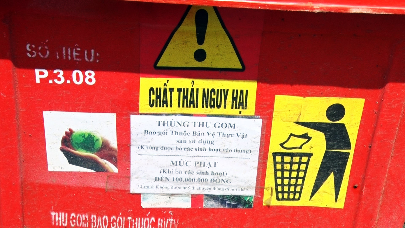 Chất thải độc hại ùn ứ trong hàng trăm thùng rác trên đường phố Đà Lạt ảnh 1