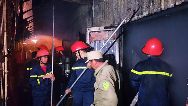 Cứu 5 cháu nhỏ trong ngôi nhà rực lửa ở Đà Lạt ảnh 1