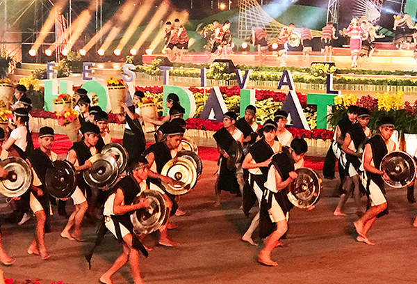 Rực rỡ đêm khai mạc Festival hoa Đà Lạt 2017 ảnh 2