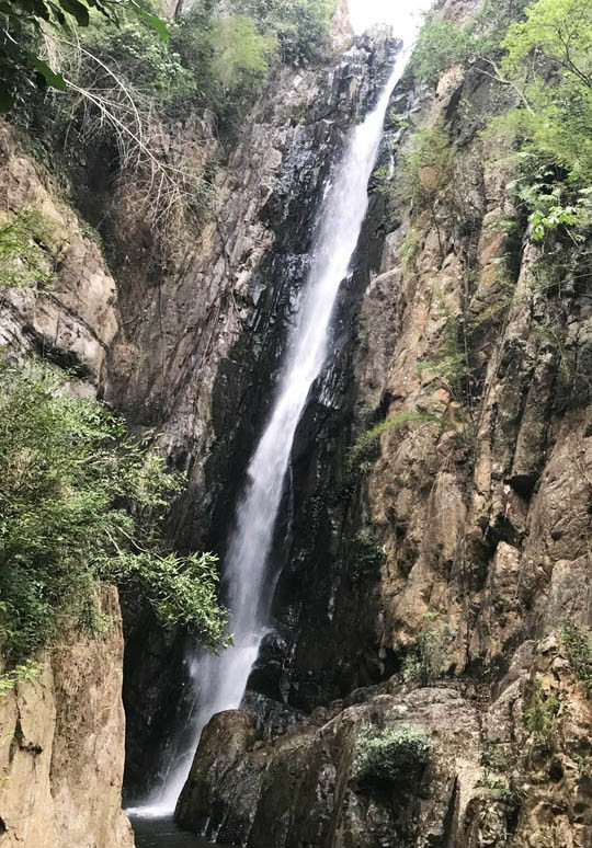 Chấm dứt thả nổi cung đường phượt đẹp và nguy hiểm nhất Việt Nam ảnh 1