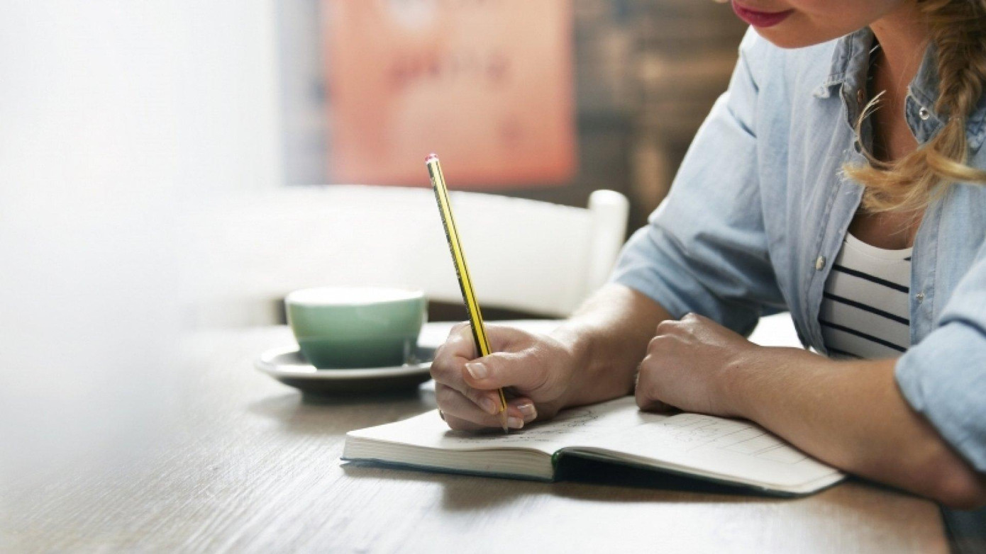 Hãy tự bắt buộc mình ngồi học mỗi ngày khoảng 30 phút vào một khoảng thời gian nhất định. Hãy tự bắt buộc mình ngồi học mỗi ngày khoảng 30 phút vào một khoảng thời gian nhất định.