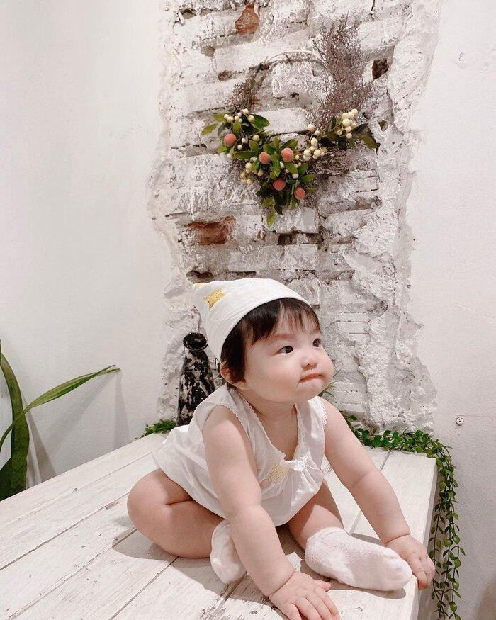 Cô gái Hà Lan xin chào!