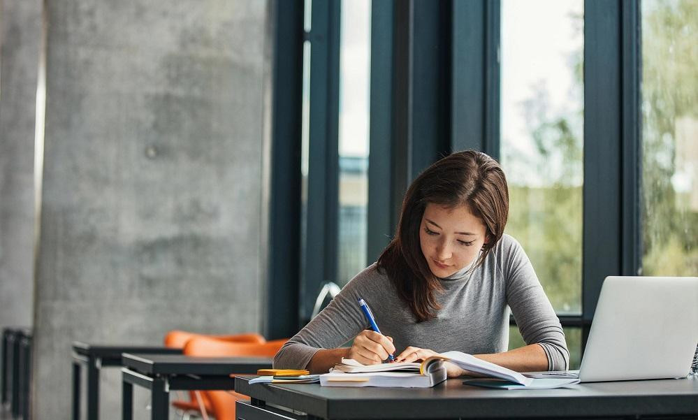 Bạn nên tìm hiểu kỹ triển vọng nghề nghiệp trong xã hội. Bạn nên tìm hiểu kỹ triển vọng nghề nghiệp trong xã hội.