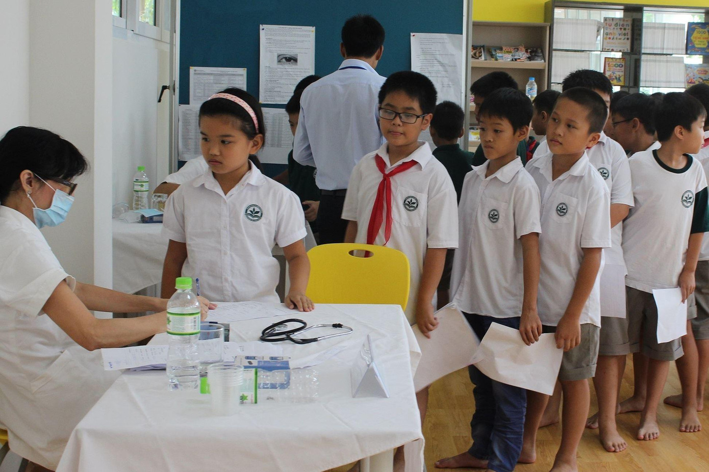 Phấn đấu toàn bộ học sinh, sinh viên trên cả nước được Bảo hiểm Y tế bảo vệ sức khỏe.