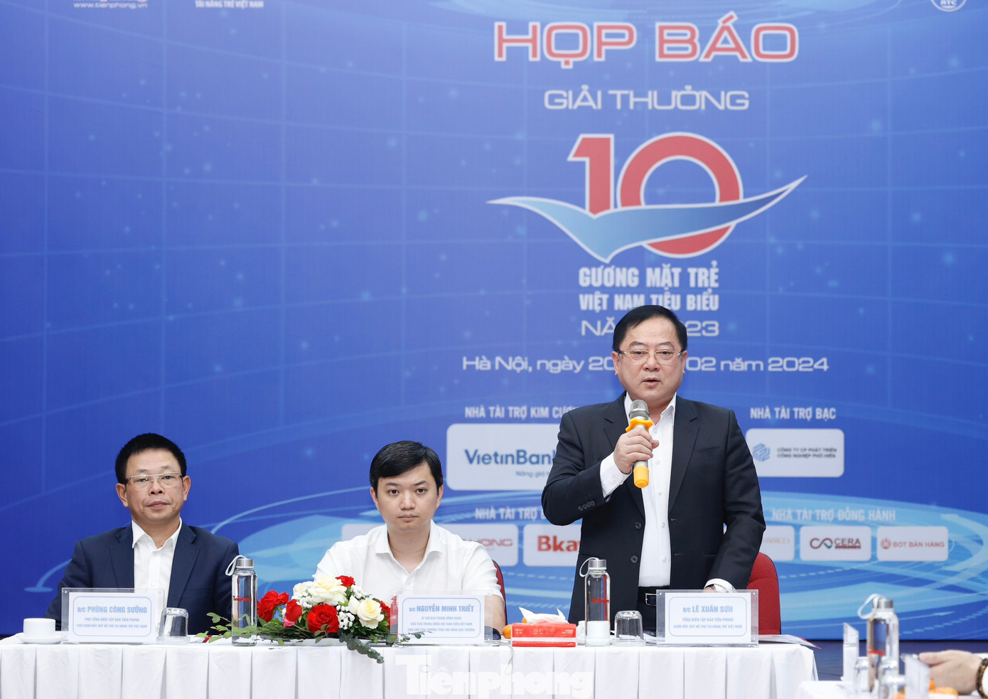 Nhà báo Lê Xuân Sơn phát biểu tại chương trình. Nhà báo Lê Xuân Sơn phát biểu tại chương trình.