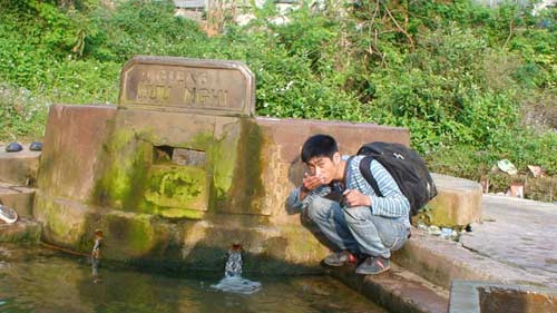 Giếng có mùi xăng vẫn được người dân sử dụng trong sinh hoạt